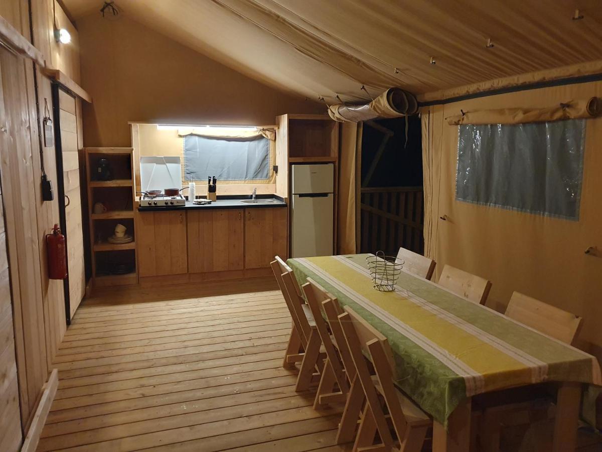 Luxury Safari Tents At Moulin Du Pommier Glamping & Camping Saulgond Kültér fotó