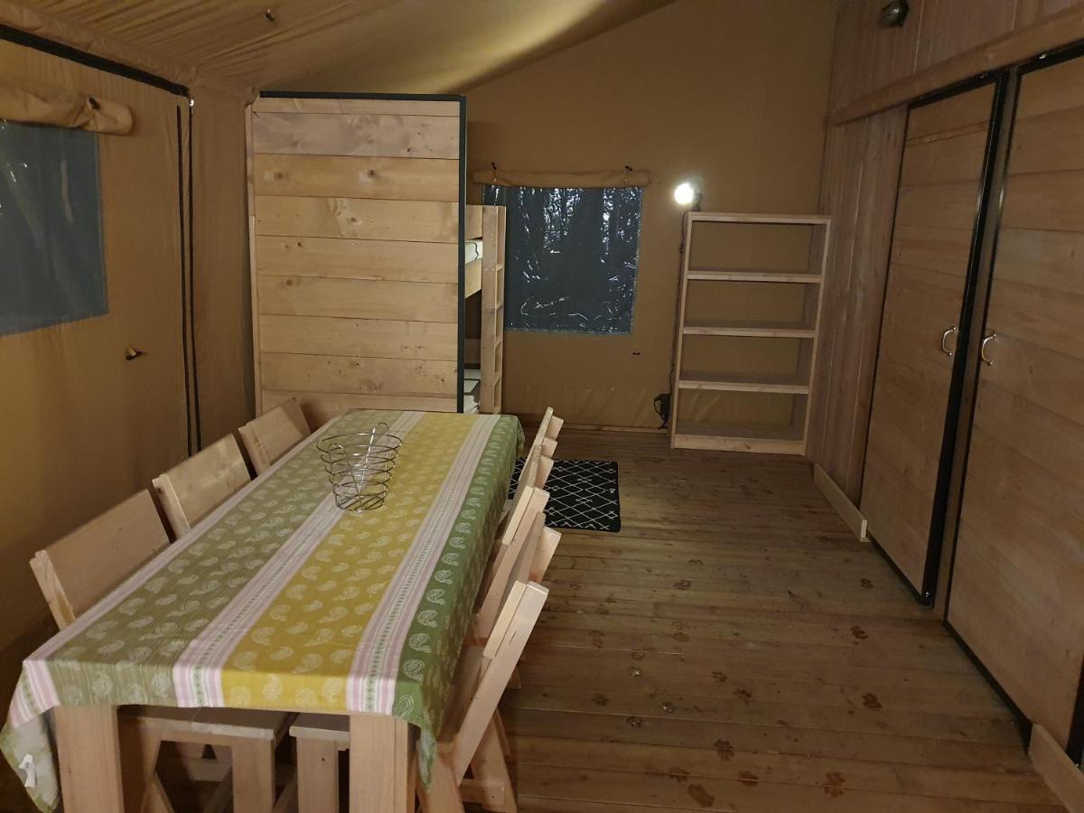 Luxury Safari Tents At Moulin Du Pommier Glamping & Camping Saulgond Kültér fotó