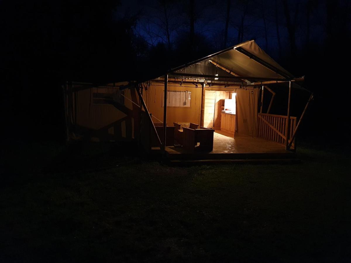 Luxury Safari Tents At Moulin Du Pommier Glamping & Camping Saulgond Kültér fotó