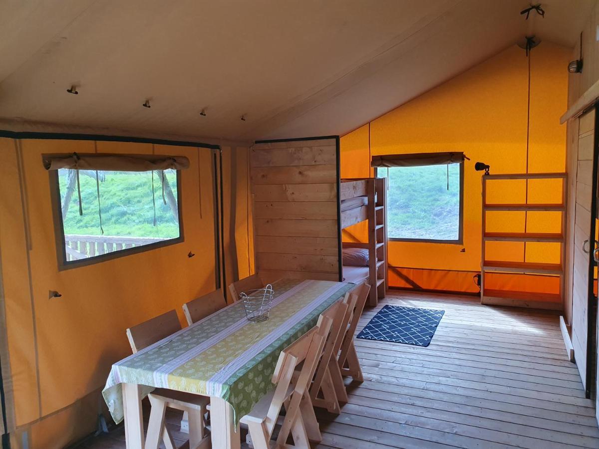Luxury Safari Tents At Moulin Du Pommier Glamping & Camping Saulgond Kültér fotó