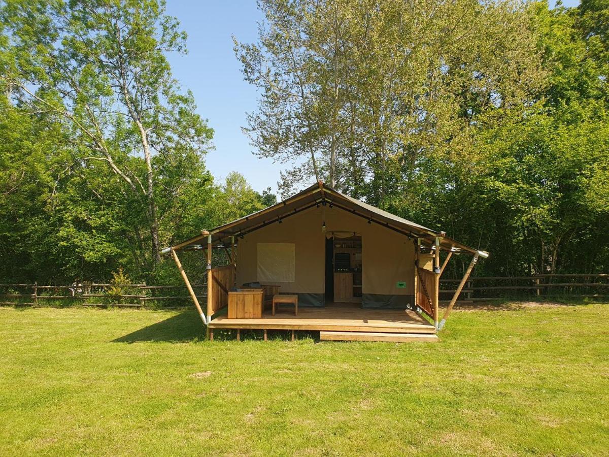 Luxury Safari Tents At Moulin Du Pommier Glamping & Camping Saulgond Kültér fotó