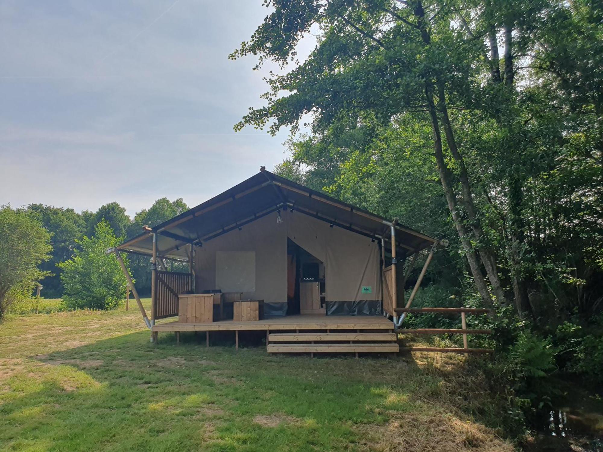 Luxury Safari Tents At Moulin Du Pommier Glamping & Camping Saulgond Kültér fotó